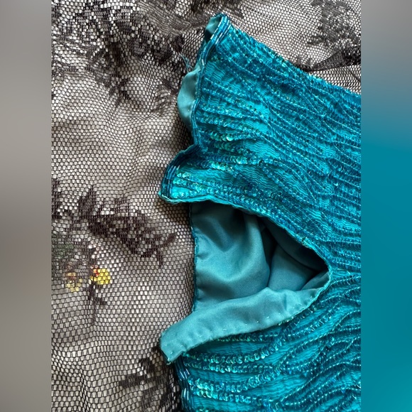 Stenay vintage blue sequin dress. Size 4, 100% silk with polyester lining. - Picture 13 of 16